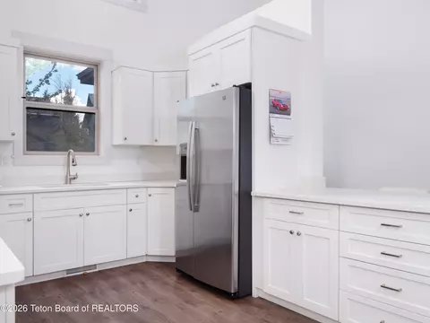 Kitchen - 245 Abby Loop, Victor, ID 83455 photo 2 of 2