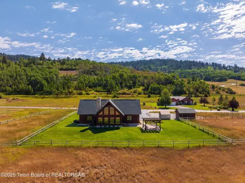 575 Buffalo Dr, Alpine, WY 83128
