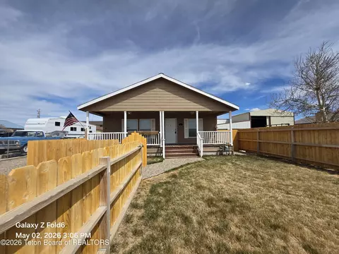 16 Maxwell Ave, Big Piney, WY 83113