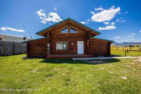 81 Meadowlark Ln, Grover, WY 83122