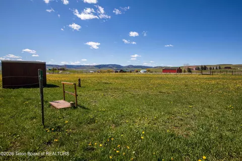 81 Meadowlark Ln, Grover, WY 83122