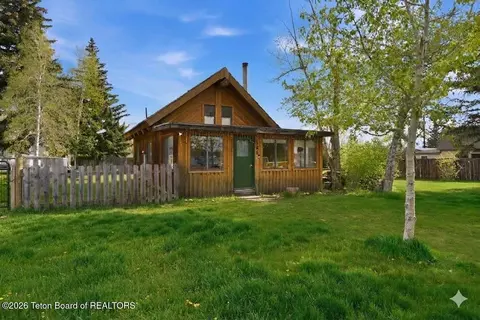 180 E Wallace Ave, Driggs, ID 83422