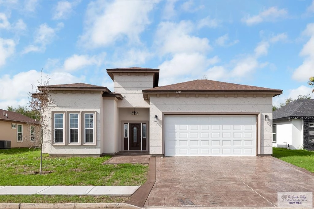 4611 Mtn Dr  