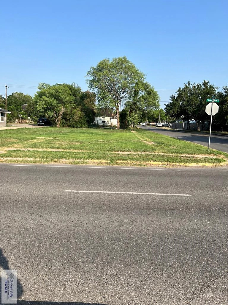 706 N Sam Houston Blvd  