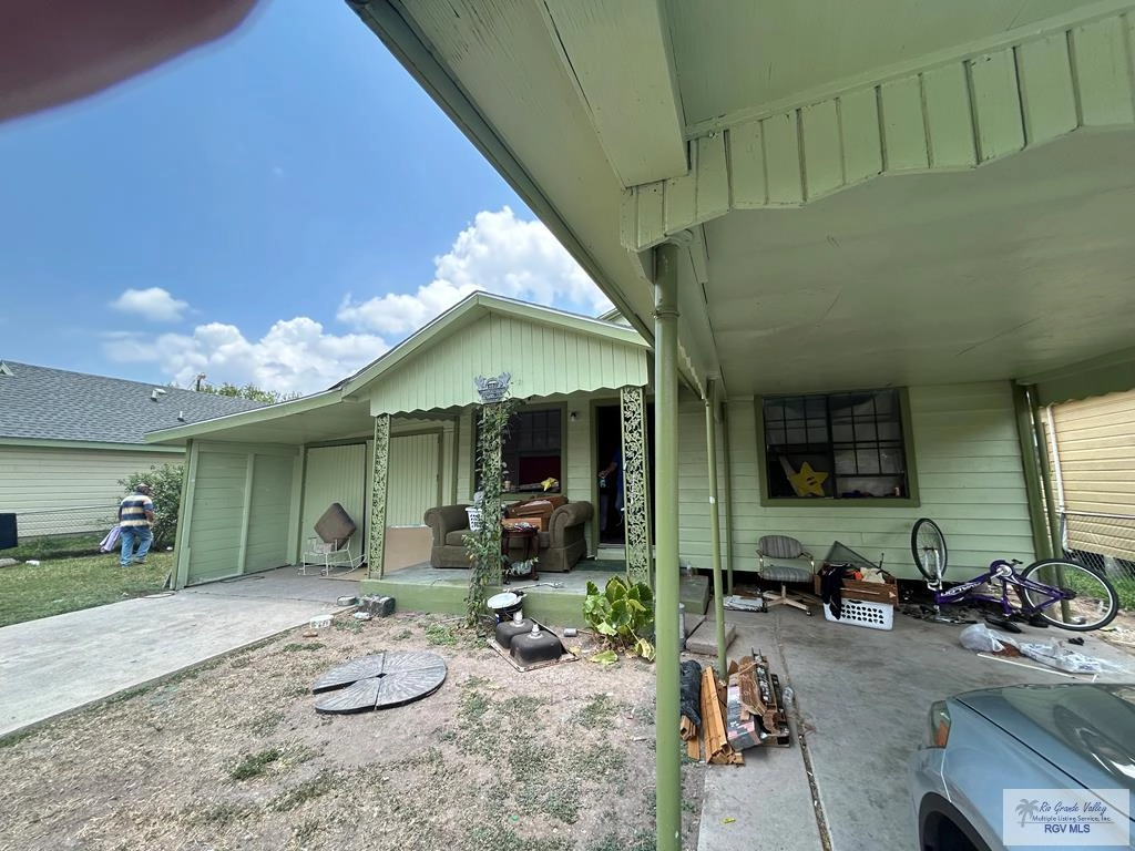 483 Julian St  