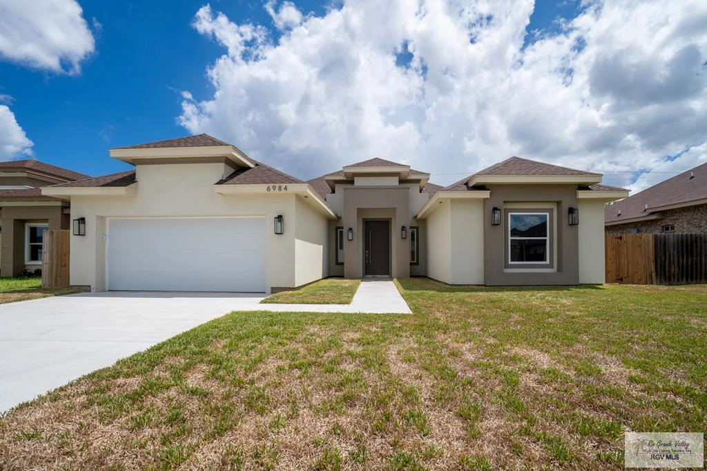 6984 Heritage Oaks Dr