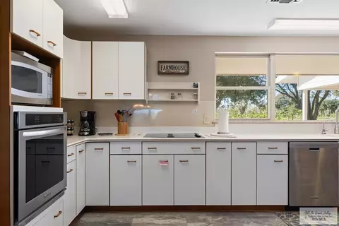 Kitchen - 119 Chachalaca, Bayview, TX 78566 photo 2 of 4