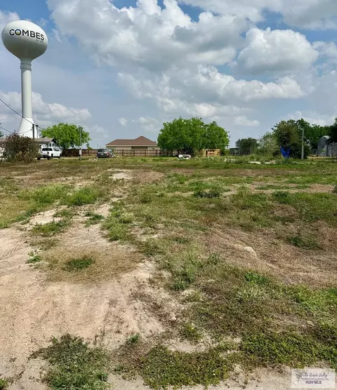 17987 Forrest Ln, Combes, TX 78535