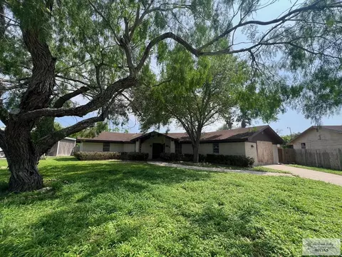 665 W Kimball Ave, Raymondville, TX 78580