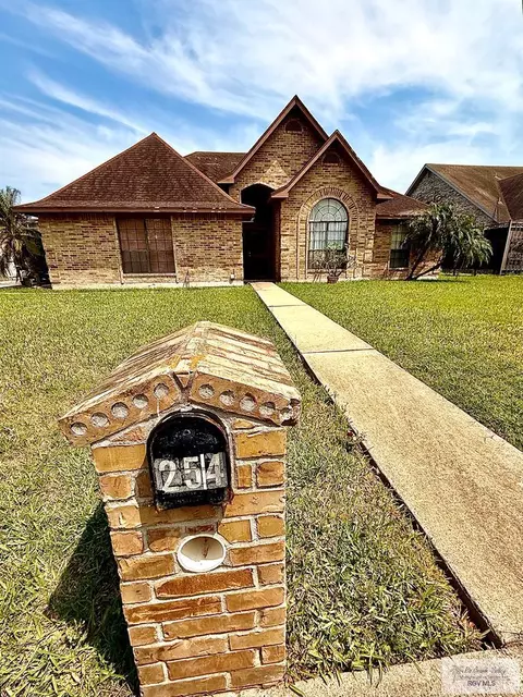 254 Sagua La Grande Ave, Brownsville, TX 78526