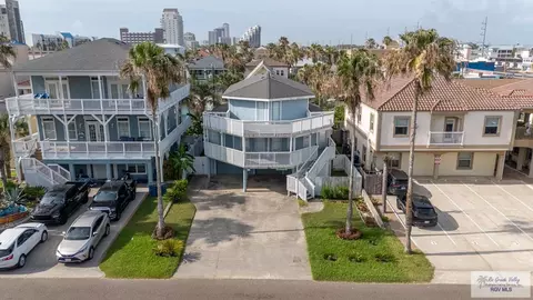 109 E Pompano St, South Padre Island, TX 78597