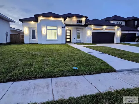 121 Finch Dr, Los Fresnos, TX 78566