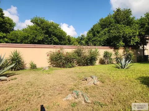 5362 Rustic Manor Dr, Brownsville, TX 78526