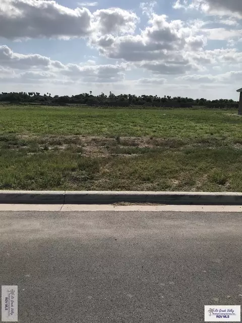 1609 Thacker Ln, Harlingen, TX 78552 photo 2