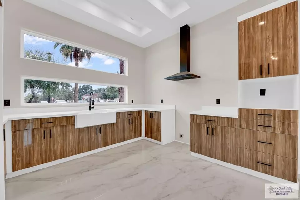 Kitchen - 3330 Calle Bolivia, Brownsville, TX 78521 photo 1 of 3