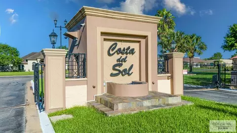 1316 Costa Del Sol Dr, Brownsville, TX 78520
