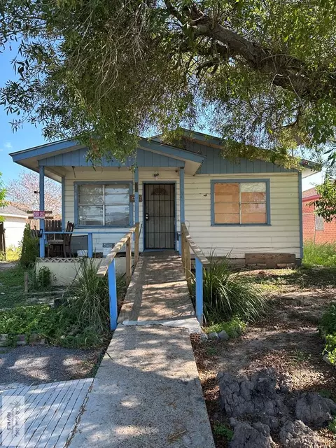 6918 Nansa Dr, Brownsville, TX 78526