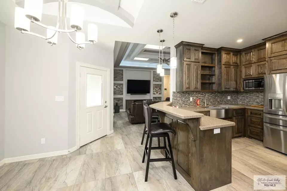 Kitchen - 421 Dyanez St, Mercedes, TX 78570 photo 3 of 5
