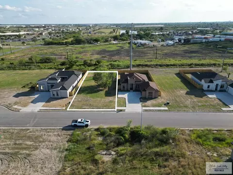 18 Paseo Cafetos St #18, Brownsville, TX 78526