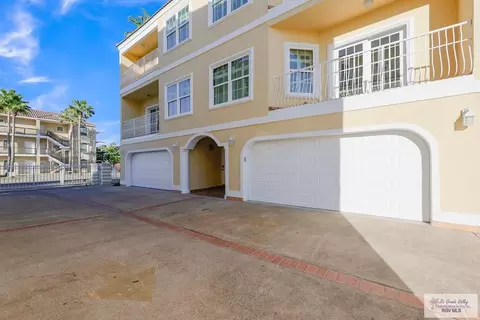 111 E Harbor St #103, South Padre Island, TX 78597