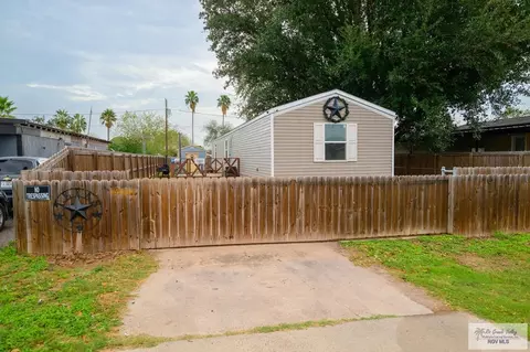 818 S 13th St, Alamo, TX 78516