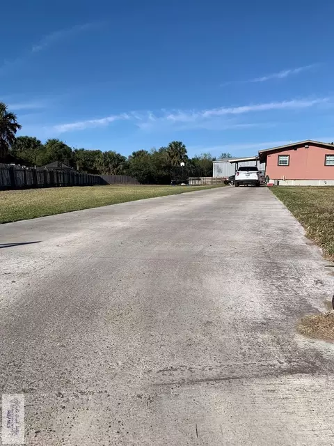 44 Sarita Dr, Brownsville, TX 78521