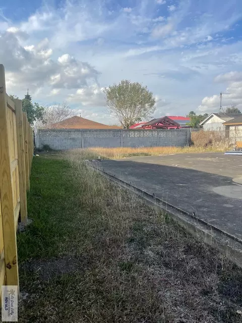 653 John Dr, Brownsville, TX 78520
