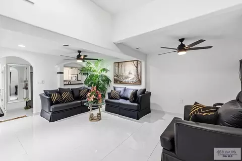 3744 Boca Chica Blvd #100 B, Brownsville, TX 78521