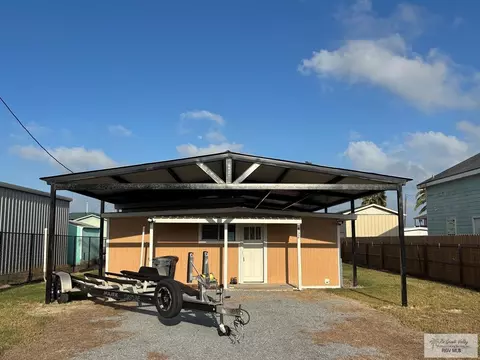 412 Bayshore Dr, Port Mansfield, TX 78598