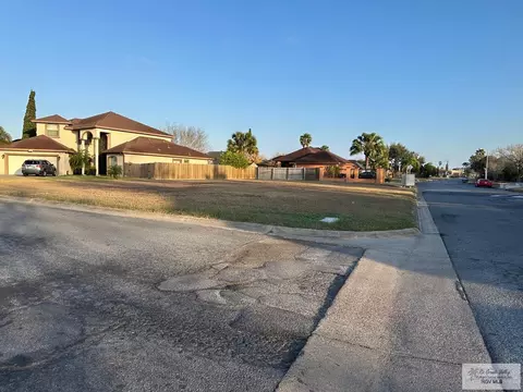1493 Las Lomas Dr, Brownsville, TX 78526