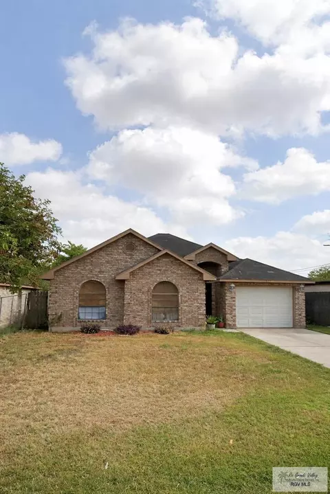6825 Nansa Dr, Brownsville, TX 78526