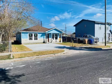910 Dolores St, Corpus Christi, TX 78410