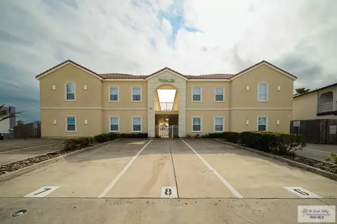 201 W Oleander St #6, South Padre Island, TX 78597