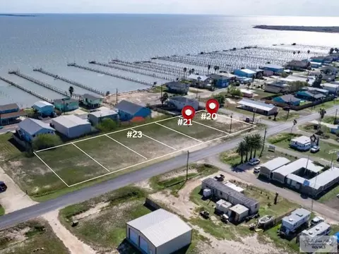 500 Bayshore Dr #20-21, Port Mansfield, TX 78598