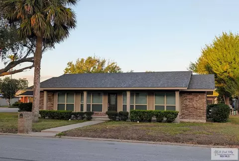 1717 Palm Valley Dr W, Palm Valley, TX 78552