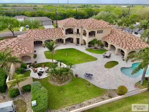 996 Villa Dr, Rancho Viejo, TX 78575