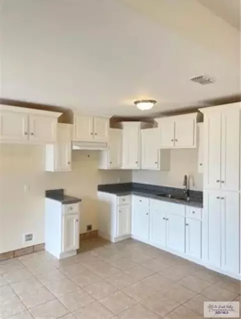 420 J R Becerra Ave, Progreso Lakes, TX 78596 photo 2