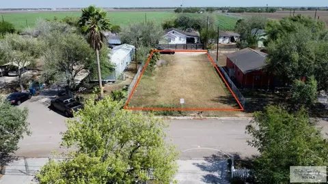 108 Elia St, Edcouch, TX 78538 photo 3