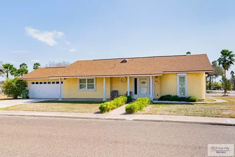 407 Country Club Dr, Alamo, TX 78516