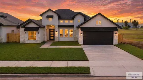 2609 Del Roble Ln, Brownsville, TX 78526