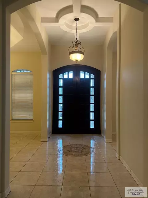 Entry Way - 2302 Hitching Post Blvd, Harlingen, TX 78552 photo 2 of 3