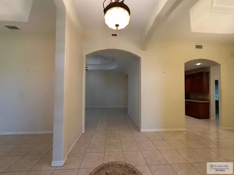 Entry Way - 2302 Hitching Post Blvd, Harlingen, TX 78552 photo 1 of 3