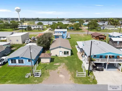 215 N Shore Dr, Port Mansfield, TX 78598
