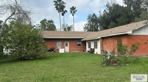 700 Acacia Lake Dr, Brownsville, TX 78521