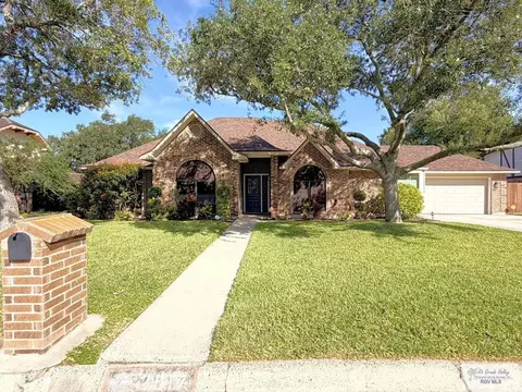 2917 Lazy Lake Dr, Harlingen, TX 78550