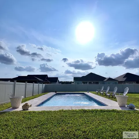 Exterior - 2102 Thacker Ln, Harlingen, TX 78552 photo 2 of 4
