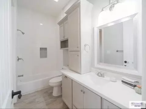 Bath - 2102 Thacker Ln, Harlingen, TX 78552 photo 6 of 8