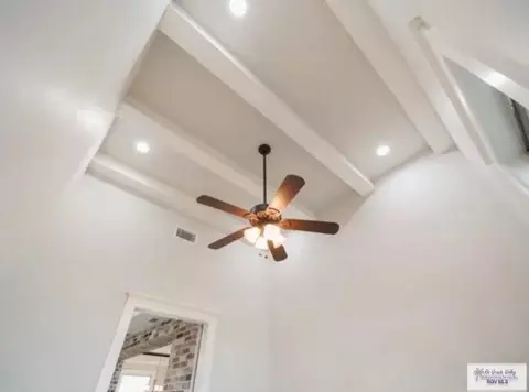 Entry Way - 2102 Thacker Ln, Harlingen, TX 78552 photo 3 of 4