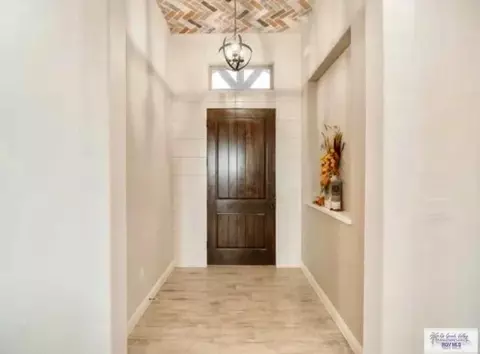 Entry Way - 2102 Thacker Ln, Harlingen, TX 78552 photo 1 of 4