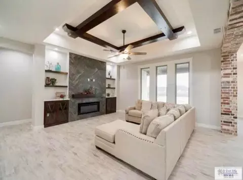 Living - 2102 Thacker Ln, Harlingen, TX 78552 photo 4 of 4